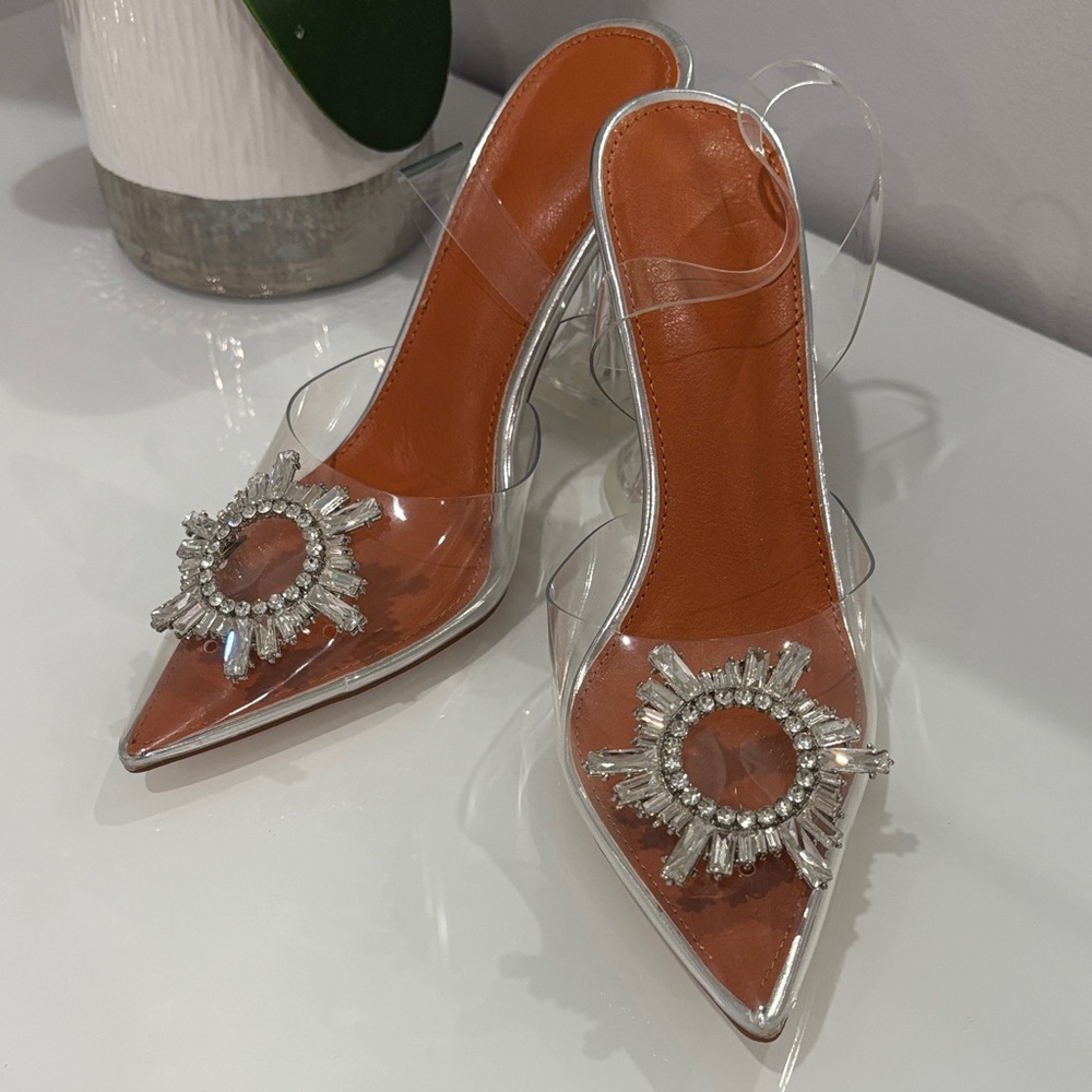 Elegant Silver Women's Shoes with Crystal Embellishments